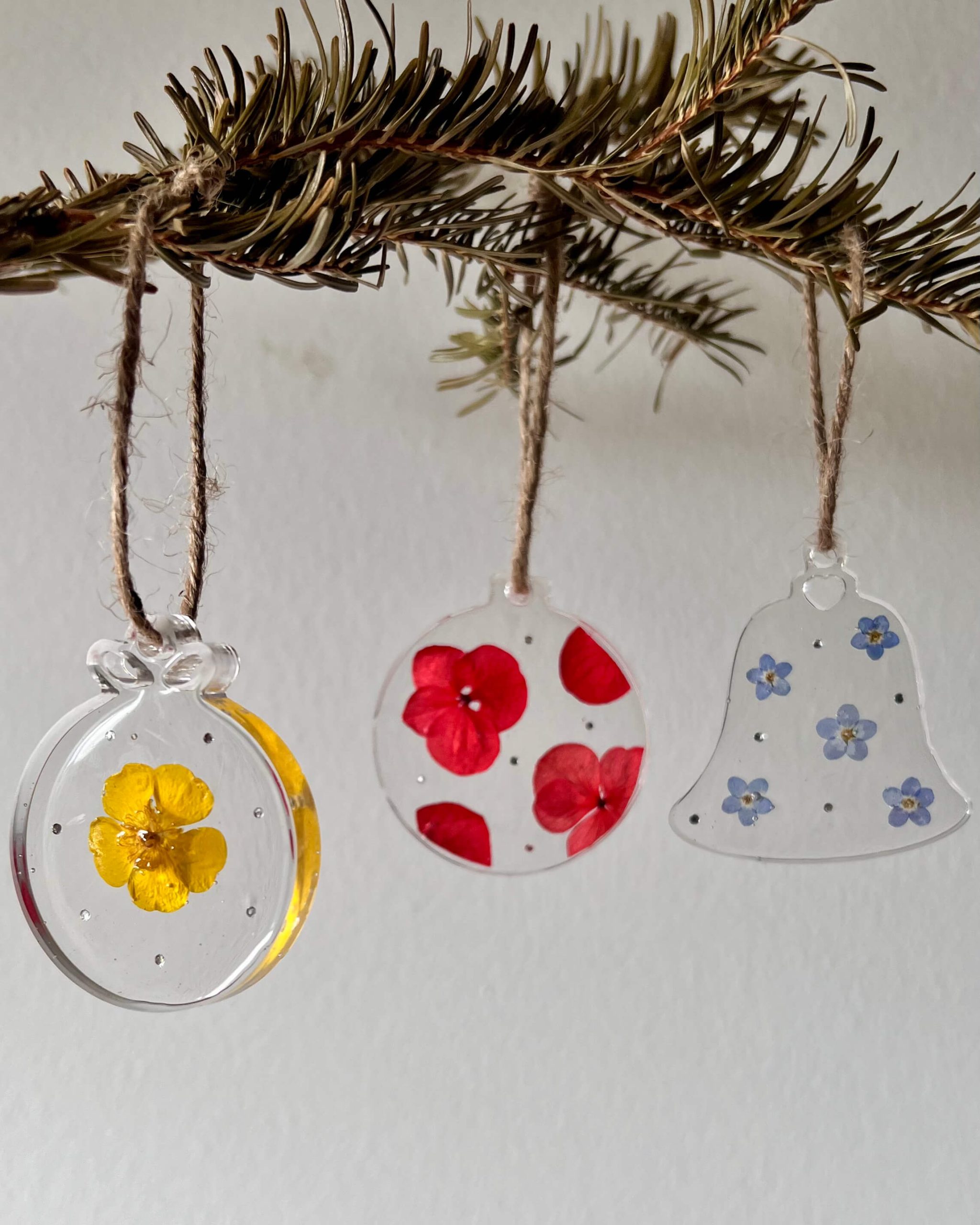 Boules de Noël fleuries
